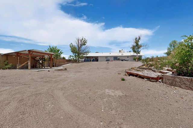 135 Tarpon Avenue SE, Rio Rancho, NM 87124