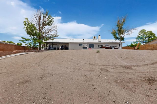 135 Tarpon Avenue SE, Rio Rancho, NM 87124
