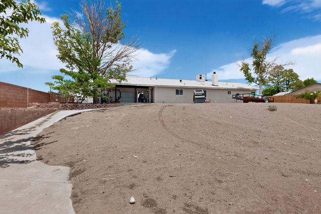 135 Tarpon Avenue SE, Rio Rancho, NM 87124