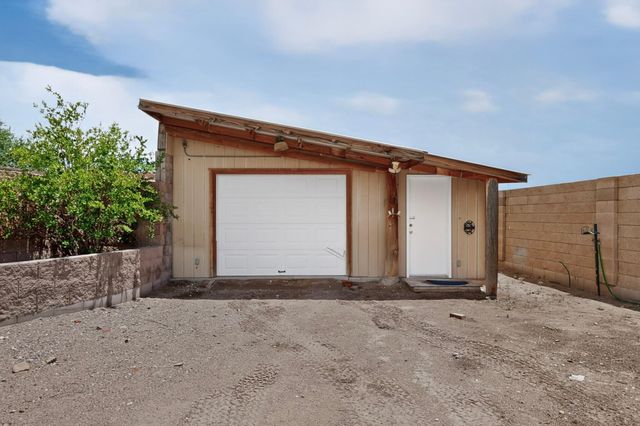135 Tarpon Avenue SE, Rio Rancho, NM 87124