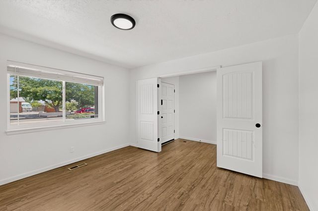 135 Tarpon Avenue SE, Rio Rancho, NM 87124