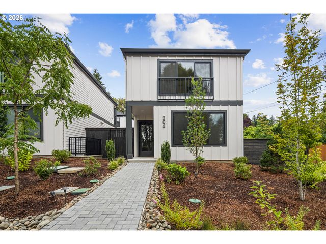205 E Ave, Lake Oswego, OR 97034