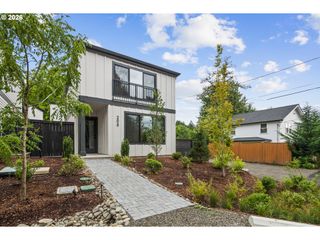 205 E Ave, Lake Oswego, OR 97034