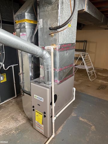 29225 Hayes Road 11, Warren, MI 48088