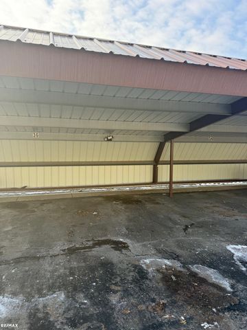 29225 Hayes Road 11, Warren, MI 48088