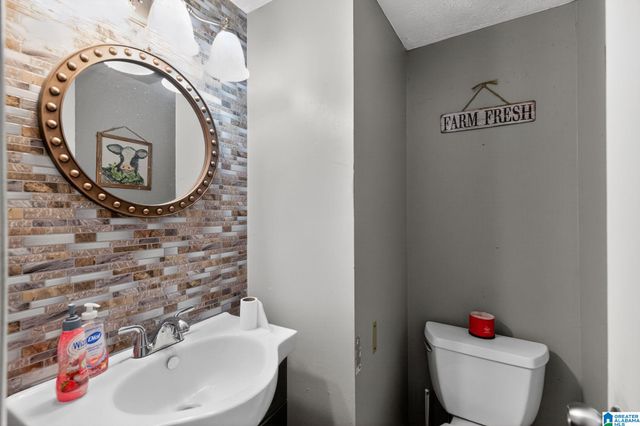 1024 RUSSELL DRIVE, Weaver, AL 36277