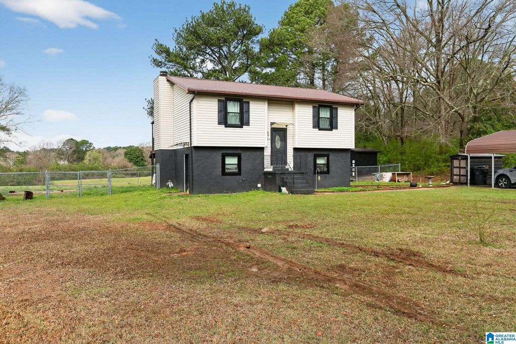 1024 RUSSELL DRIVE, Weaver, AL 36277