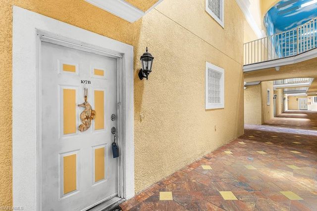 12505 McGregor BLVD 107, Fort Myers, FL 33919