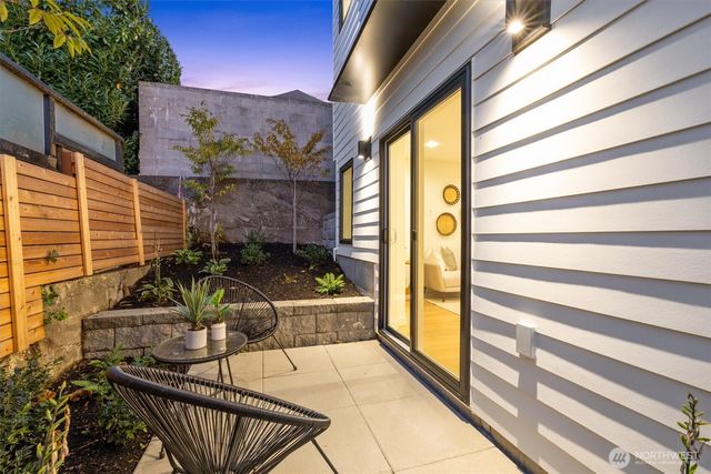 2212 Broadway E, Seattle, WA 98102