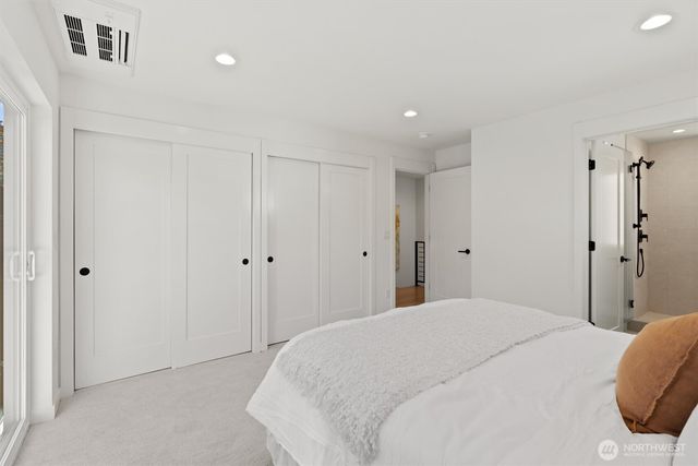 2212 Broadway E, Seattle, WA 98102