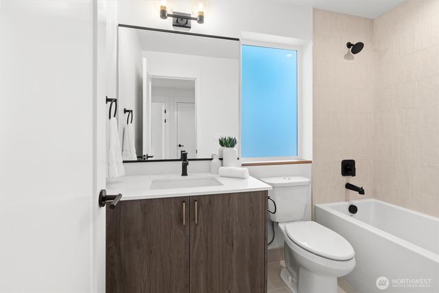 2212 Broadway E, Seattle, WA 98102