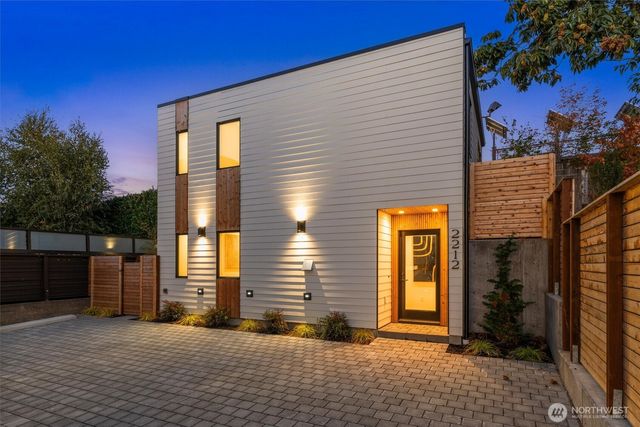 2212 Broadway E, Seattle, WA 98102