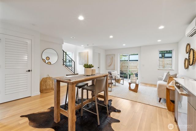 2212 Broadway E, Seattle, WA 98102