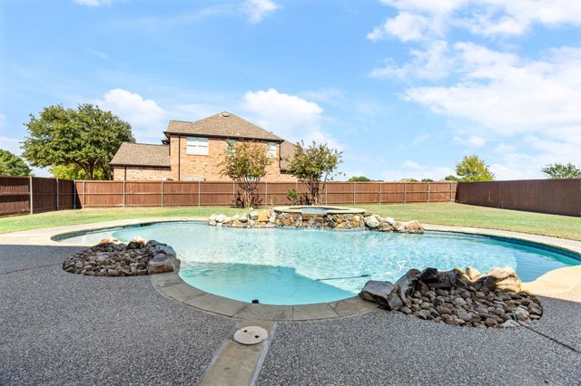 8716 Brook Hollow Drive, Mckinney, TX 75072