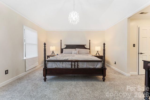 1006 Chelsea Place, Matthews, NC 28105