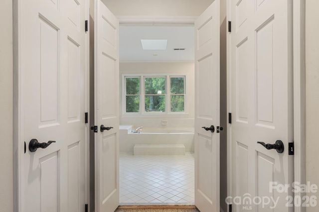 1006 Chelsea Place, Matthews, NC 28105