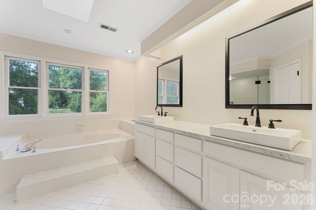 1006 Chelsea Place, Matthews, NC 28105