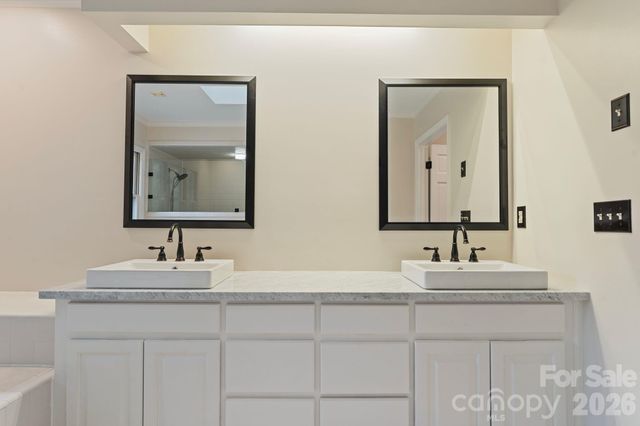 1006 Chelsea Place, Matthews, NC 28105