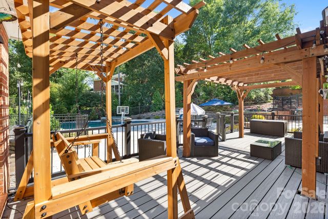 1006 Chelsea Place, Matthews, NC 28105