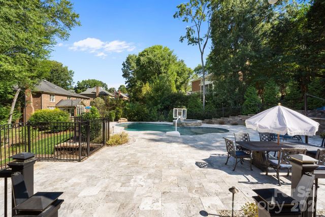 1006 Chelsea Place, Matthews, NC 28105