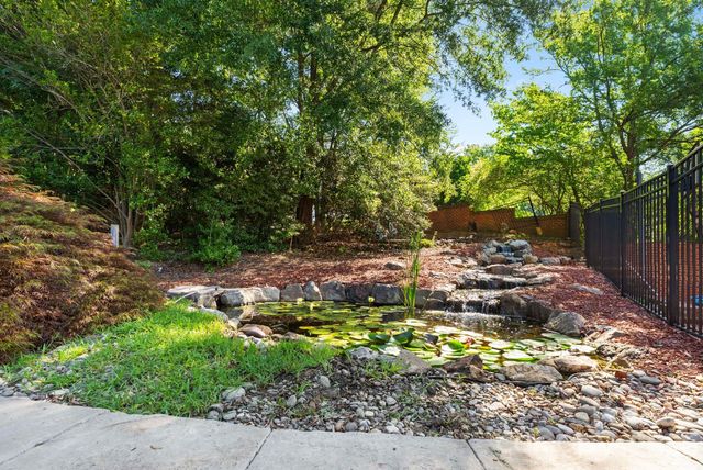 1006 Chelsea Place, Matthews, NC 28105