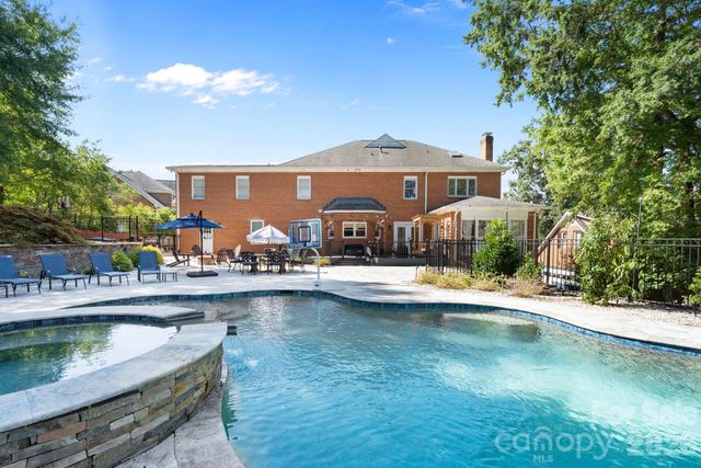 1006 Chelsea Place, Matthews, NC 28105