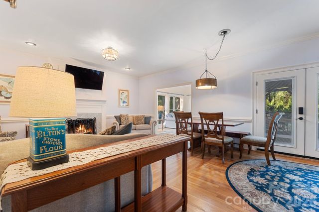 1006 Chelsea Place, Matthews, NC 28105