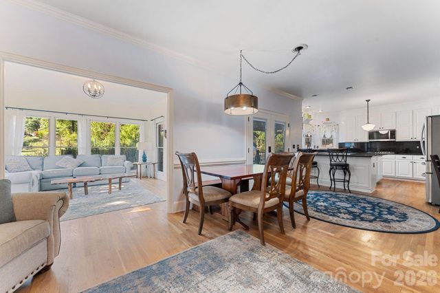 1006 Chelsea Place, Matthews, NC 28105