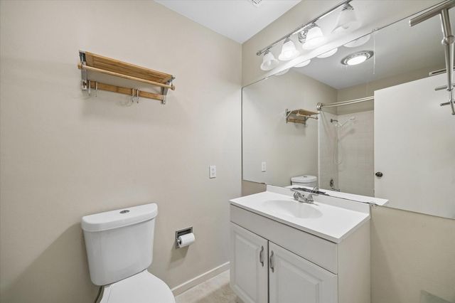 49 Litchfield Lane, Houston, TX 77024