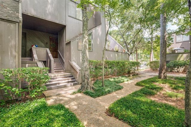 49 Litchfield Lane, Houston, TX 77024