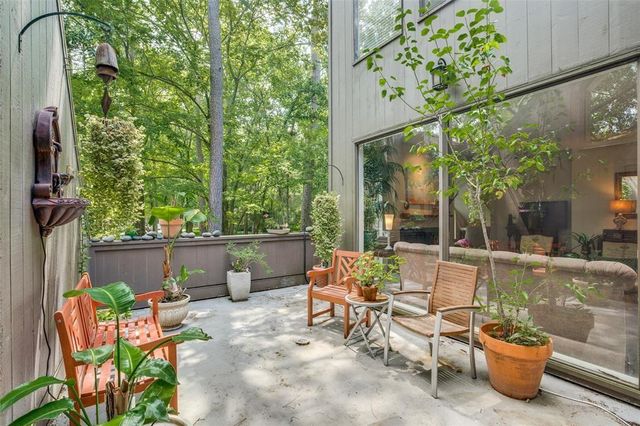 49 Litchfield Lane, Houston, TX 77024