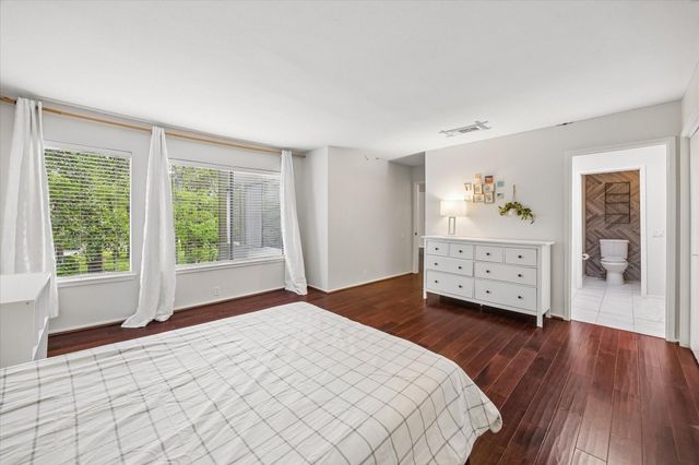 49 Litchfield Lane, Houston, TX 77024