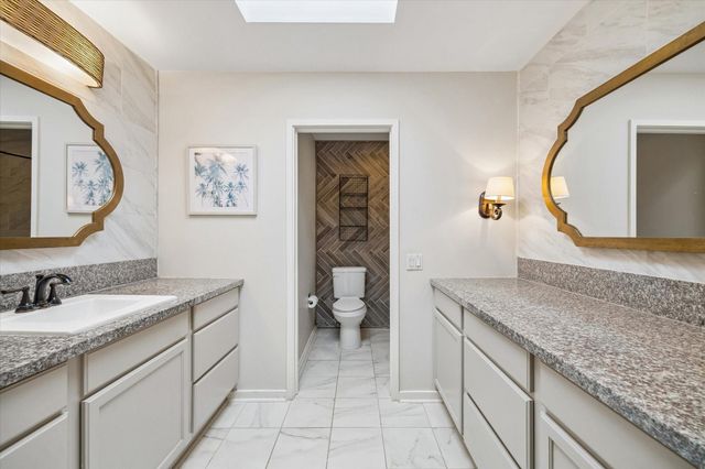 49 Litchfield Lane, Houston, TX 77024