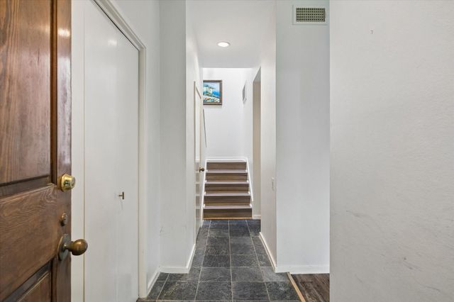 49 Litchfield Lane, Houston, TX 77024