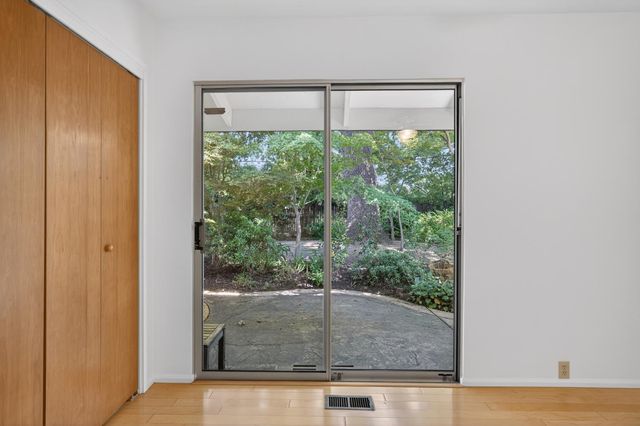 6301 Longridge Way, Sacramento, CA 95831
