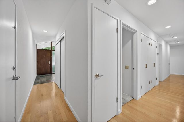 6301 Longridge Way, Sacramento, CA 95831