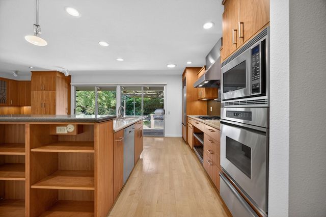 6301 Longridge Way, Sacramento, CA 95831