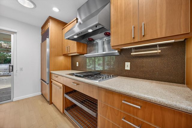 6301 Longridge Way, Sacramento, CA 95831