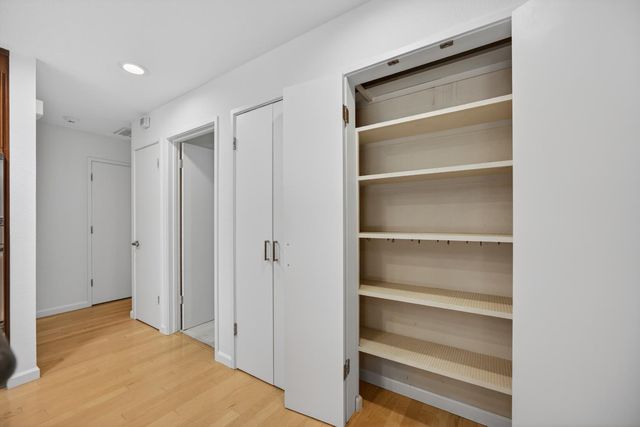 6301 Longridge Way, Sacramento, CA 95831