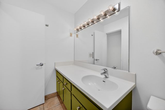 6301 Longridge Way, Sacramento, CA 95831