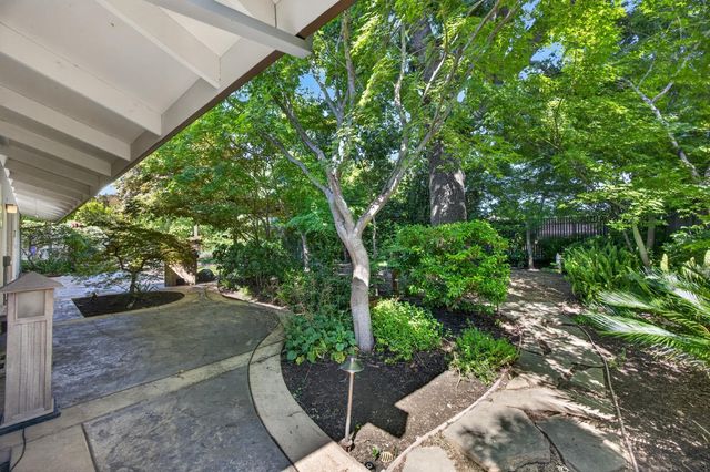 6301 Longridge Way, Sacramento, CA 95831
