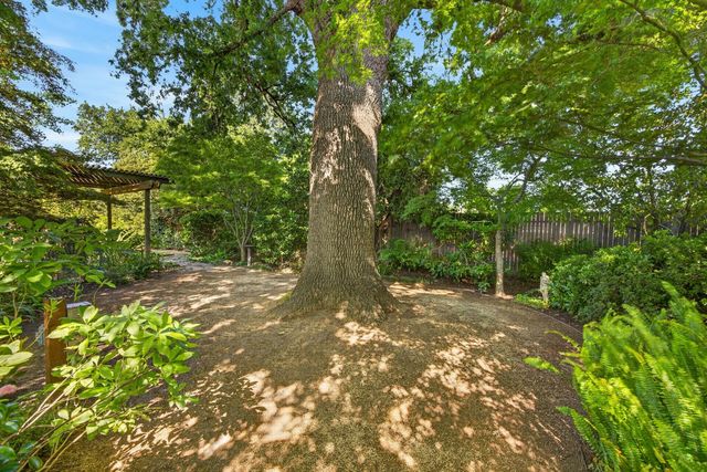 6301 Longridge Way, Sacramento, CA 95831