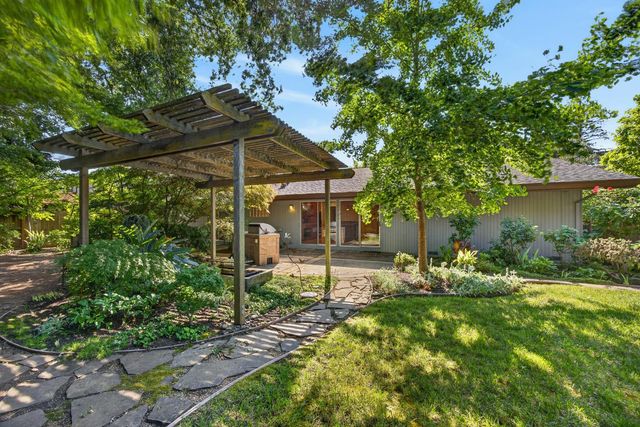6301 Longridge Way, Sacramento, CA 95831