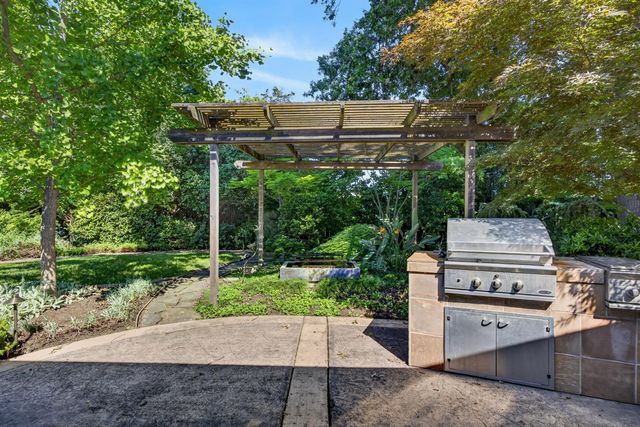 6301 Longridge Way, Sacramento, CA 95831