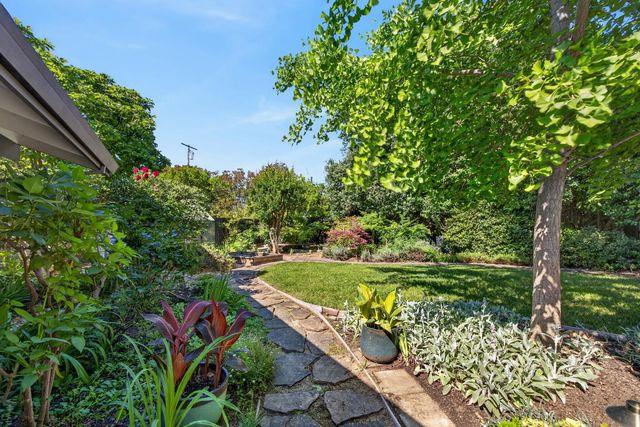 6301 Longridge Way, Sacramento, CA 95831