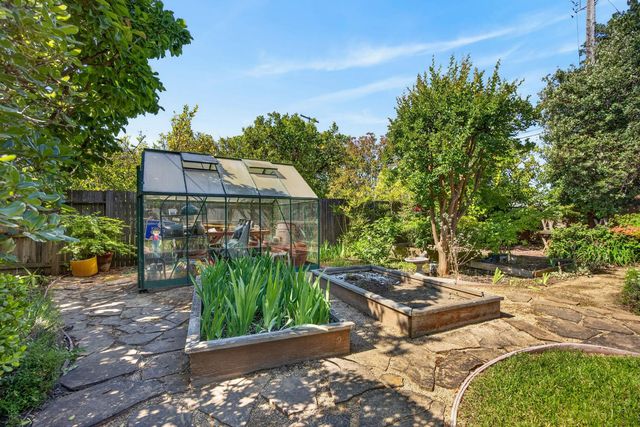 6301 Longridge Way, Sacramento, CA 95831