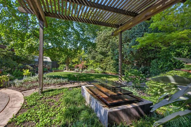 6301 Longridge Way, Sacramento, CA 95831