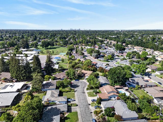 6301 Longridge Way, Sacramento, CA 95831