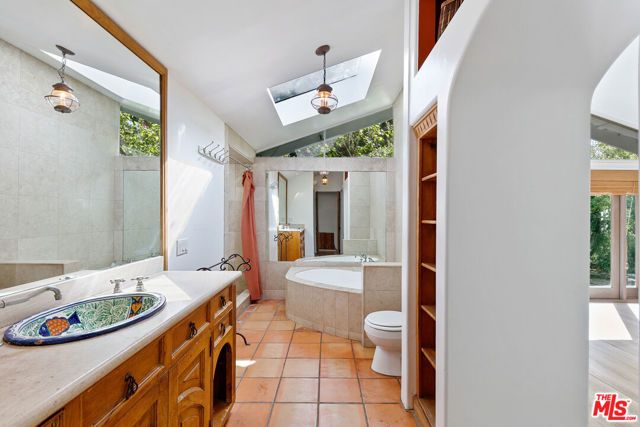 6328 Frondosa Drive, Malibu, CA 90265