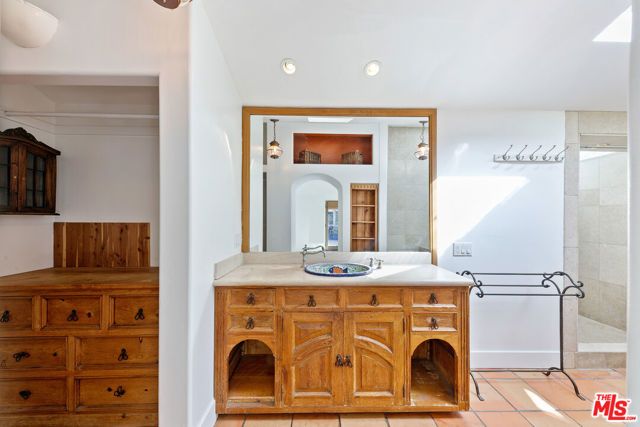 6328 Frondosa Drive, Malibu, CA 90265